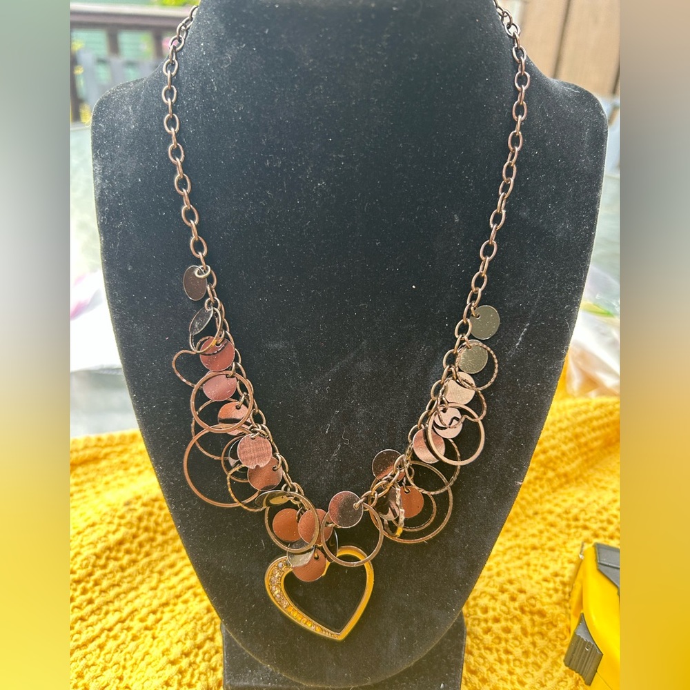 NWOT Beautiful Copper Color Heart Necklace 10” Length.